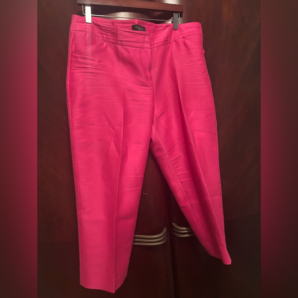 Talbots Pink Cropped Trousers with Tailored Silhouette. Size 16P Curvy
